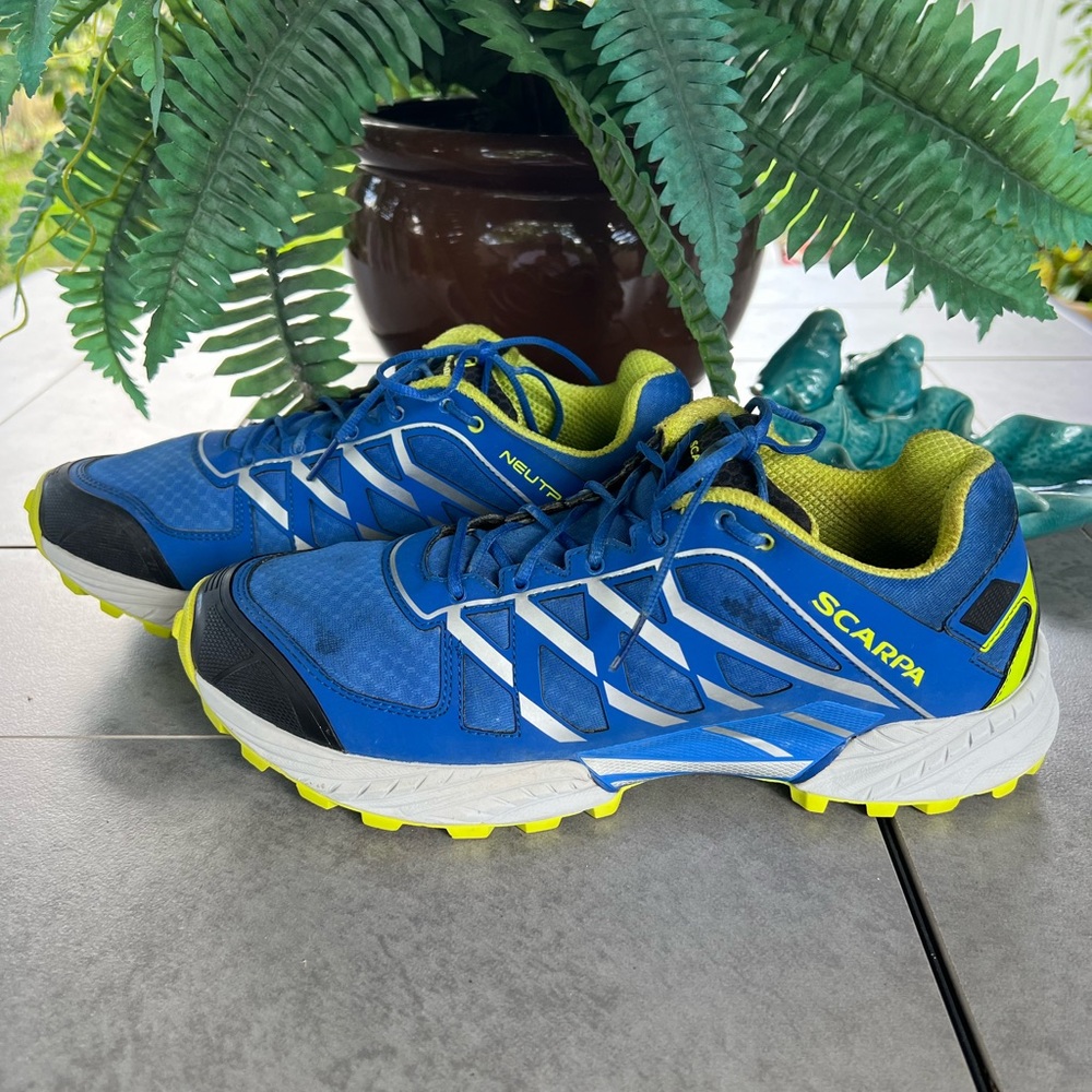 Scarpa Men’s Blue & Lime Athletic Trail Shoes